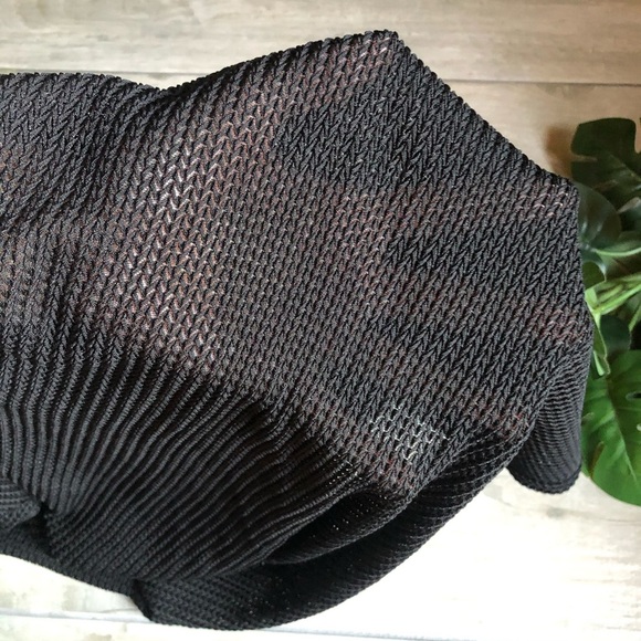 Jordan taylor mesh open knit 3/4 sleeve swimsuit cover up in black. Size M - Picture 9 of 9